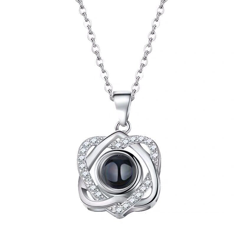 Geschenkverpackung der 100 Sprachen Halskette Ich liebe dich, perfekt für besondere Anlässe und Liebeserklärungen.