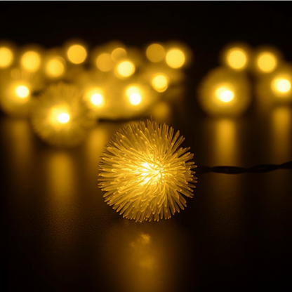 Solar Lichterkette mit 20 dekorativen Pelz-Bommel-LEDs für Boho-Garten und Terrasse