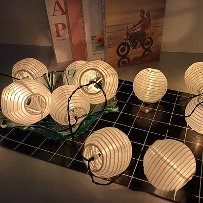 Solar Lichterkette Outdoor 3m mit weissen Stoff-Laternen kabellos und solarbetrieben