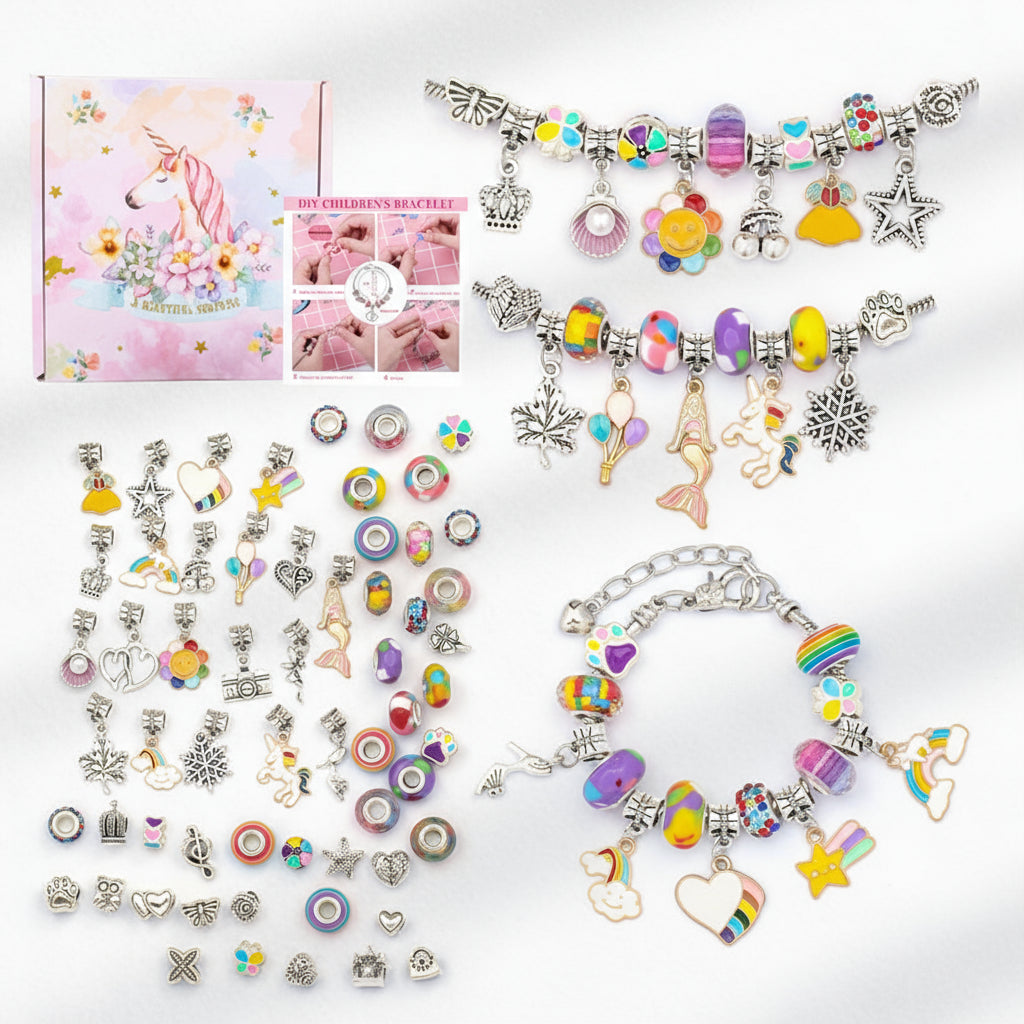 Charm-Armband Set zeigt die Vielfalt an Anhängern und Perlen, perfekt für Mädchen zum Entwerfen und Kreieren eigener Schmuckstücke.