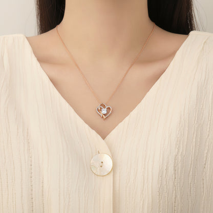 Zarte Doppel Herz Halskette mit Zirkonia-Steinen - ideales Geschenk für Frauen