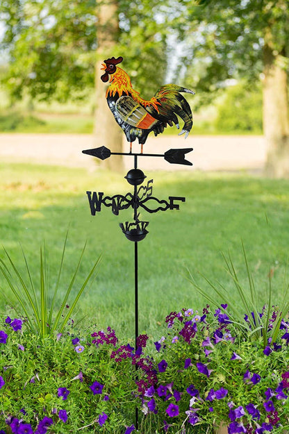 Windspiel Metall Gartenstecker Detailansicht — liebevoll gestaltetes Bauernhof-Motiv als Geschenk