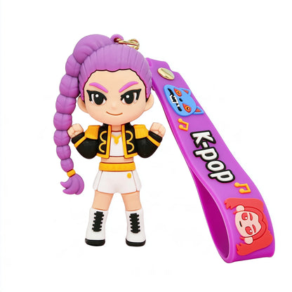 K-Pop Demon Hunters Schlüsselanhänger Figur mit lila Zopf und lila K-pop Riemen