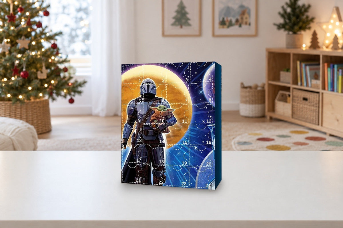 Star-Wars-Kalender mit Mond-Motiv und 24 Türchen auf dem Spieltisch im Kinderzimmer